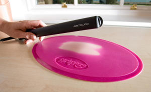 Gripeze protective colour changing mat in pink